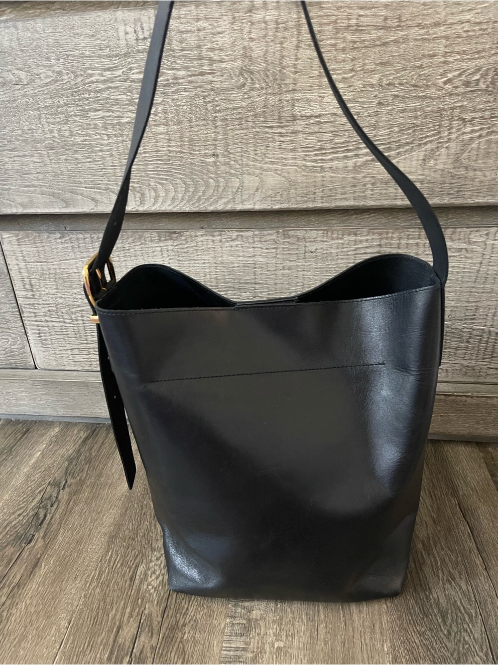 Madewell Essential Bucket Tote BagBlack Leather Bucket Bag with Adjustable Strap - Picture 5 of 10
